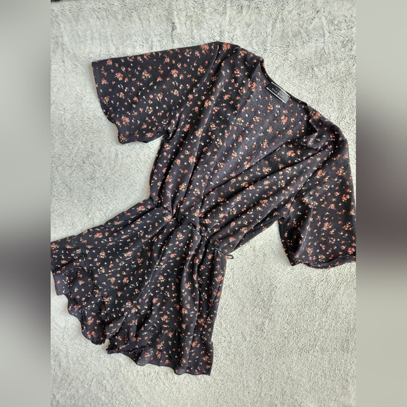 2/$30 Floral Flowy Romper - Picture 1 of 8